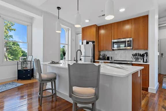 Lux 1BR |Views & Design | Located near ALL