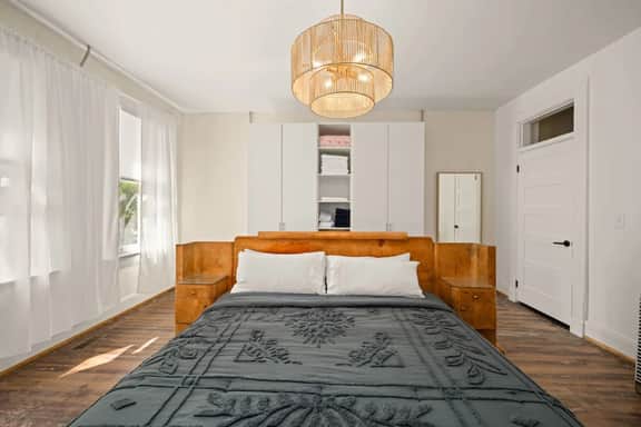Lux Hidden Gem, 2bd w/ Patio Steps from All OTR