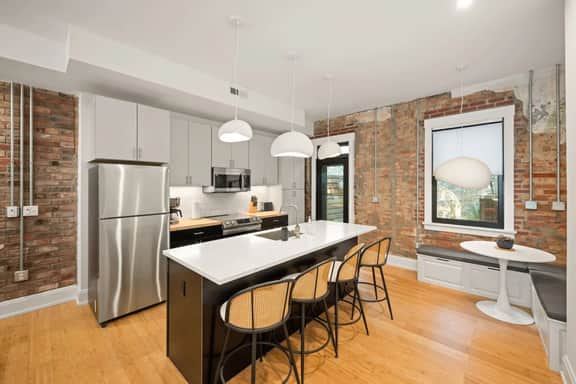 Lux Hidden Gem, 2bd w/ Patio Steps from All OTR