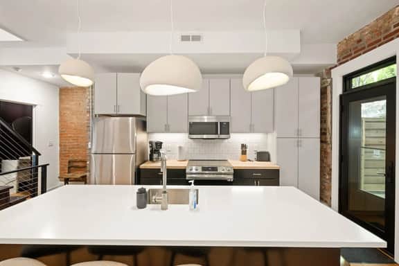 Lux Hidden Gem, 2bd w/ Patio Steps from All OTR