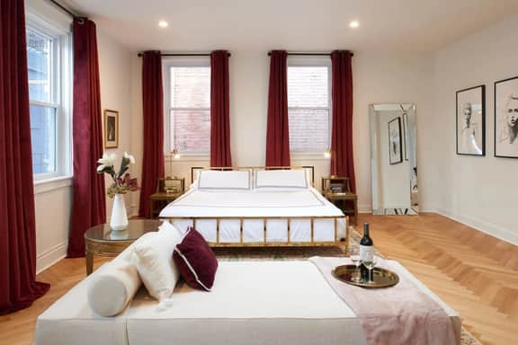 Luxury Retreat, Carriage House Nestled in OTR.