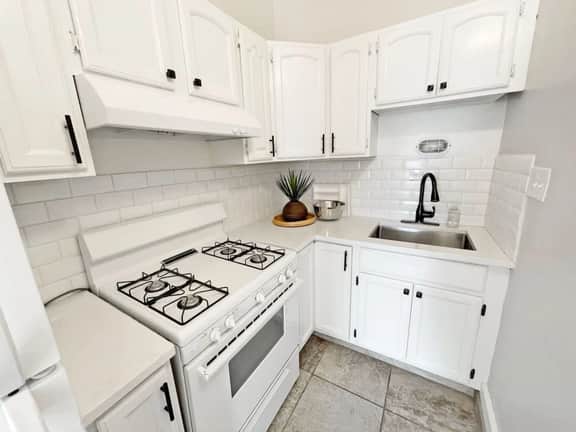 Mt Adams 2BR | Deck | River Views | 3-min to Dtown