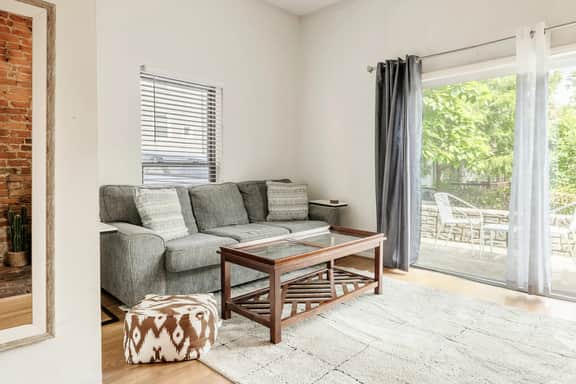 Mt. Adams 2BR Great Location! Steps from Monastery