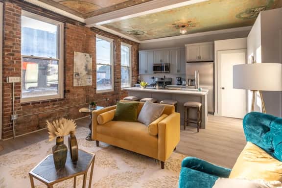 Parlor: Explore OTR/Downtown from a Renovated Condo