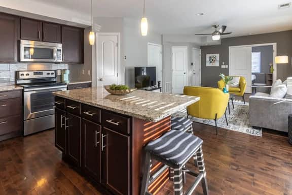 Stylish 2BR near it all