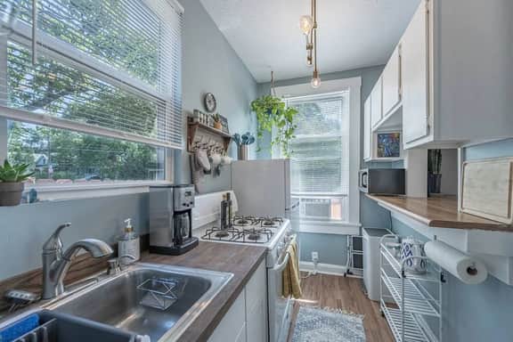 The Den - Cozy 1BR in Central Pleasant Ridge