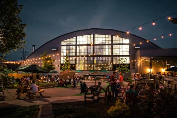 The Hyde Away –  Walkability & Cozy Comfort