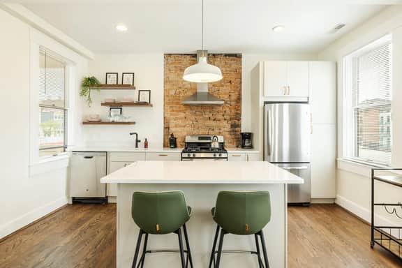 Walkable 2-Bdrm | Findlay Market | Downtown | UC