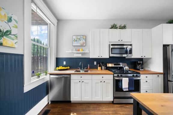 Walkable 2BR | Findlay Market | Downtown | UC 1