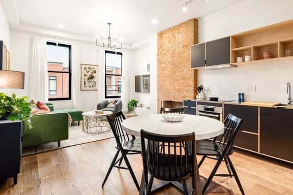 Washington Park | Rooftop Patio | Free Streetcar
