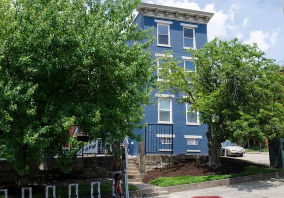 2 Large Apts w/ Parking - Downtown/Over the Rhine