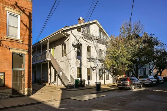 Adorable Mt Adams 2BR near it all