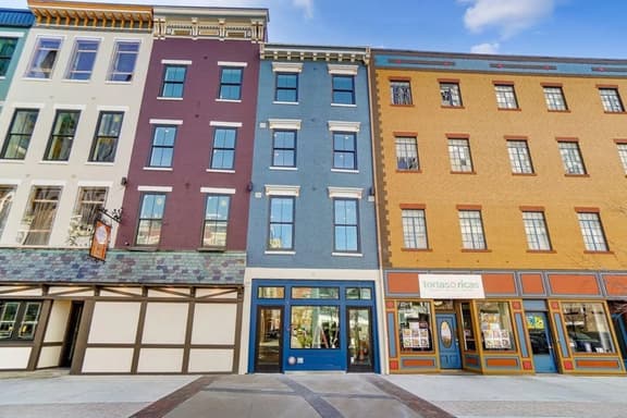 Centrally Located, Free Garage Parking!