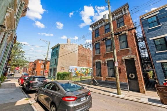 Centrally Located, Private Condo!
