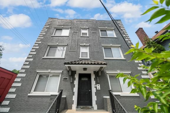 Classy 2BR Condo Near City Centre | OTR, UC, Zoo