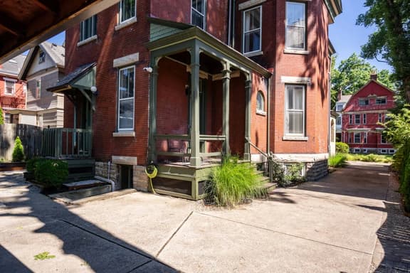 Clifton 1 Bed Renovated Historic Home by Zoo, UC
