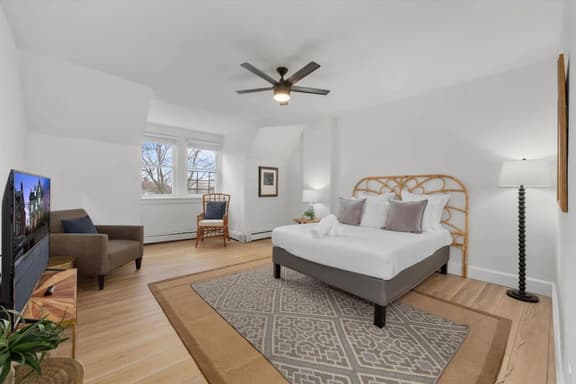 Cozy 3BR near Zoo | Hospitals | UC | Free Parking