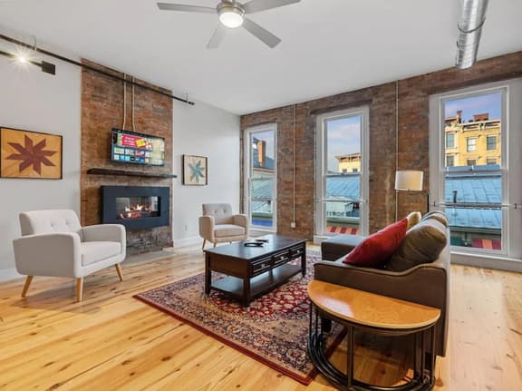Findlay Suites -Explore OTR with an Outdoor Deck!