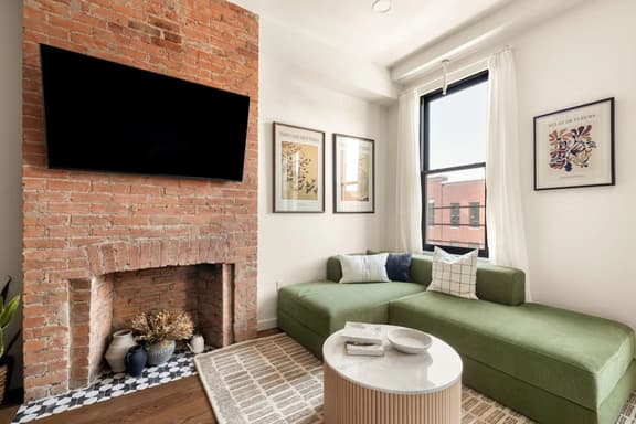 Lux Washington Park | Rooftop Patio | Free Parking