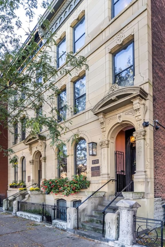 Luxury Brownstone | Walk to ALL | Washington Park