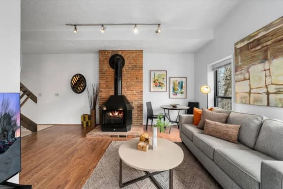 Mt. Adams 1BR | Free Parking