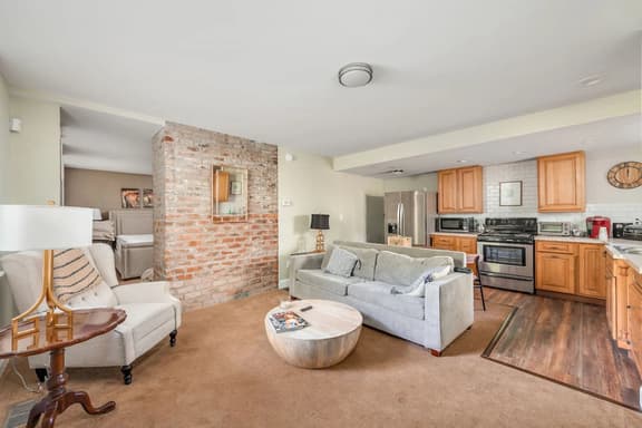 Renovated 1 Bed w/ Terrace-OTR, UC, Findlay Market