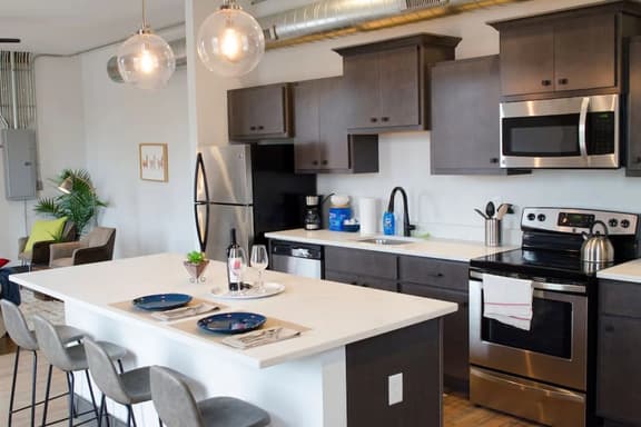 Stunning Condo Near Washington Park - Free Parking