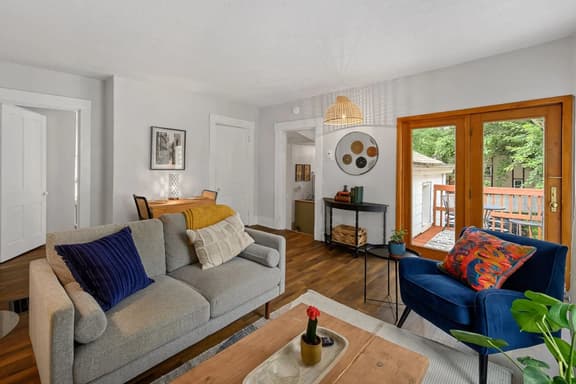 The Nest - Spacious 1BR Getaway in Pleasant Ridge