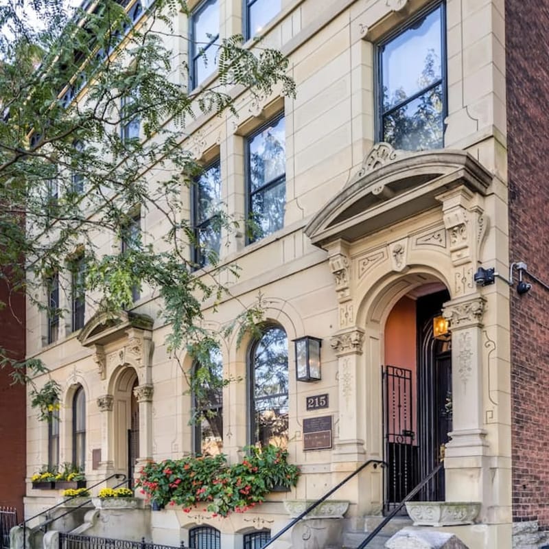 Luxury Brownstone | Walk to ALL | Washington Park